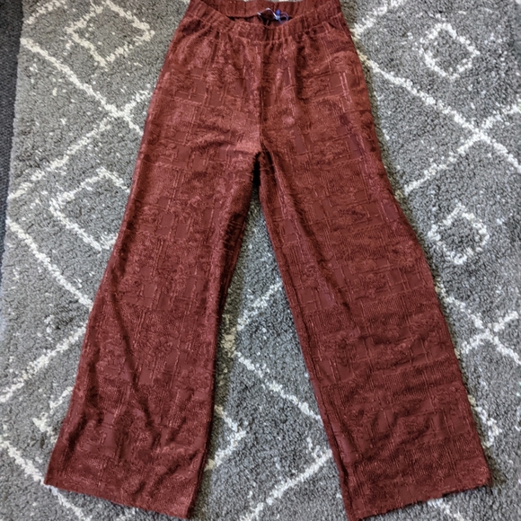 Zara Pants with textured print - Picture 2 of 5